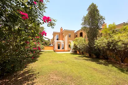 Single Row | Huge Garden | Peaceful Location