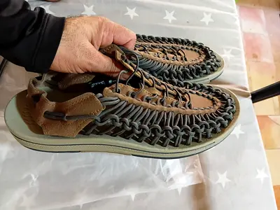 Used KEEN UNEEK style woven sandals, size unclear - comfortable casual sandals
