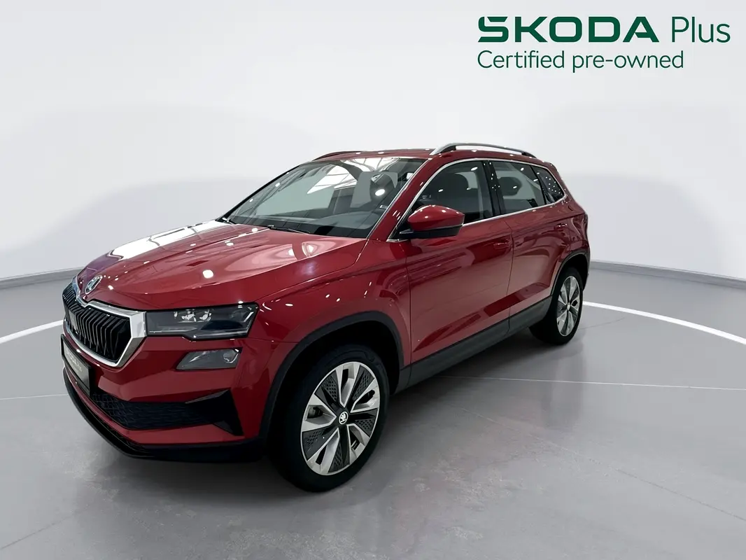 Skoda Karoq 2023 — photo 1 of 10