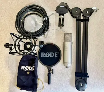 RØDE NT1-A studio microphone bundle with boom arm, shock mount  pop filter