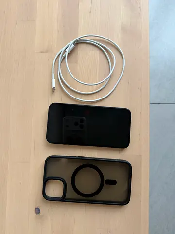 iPhone 13, 256 GB (with cover and charger)