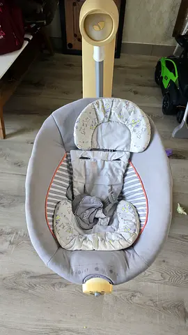 Baby electric swing/rocker in good used condition