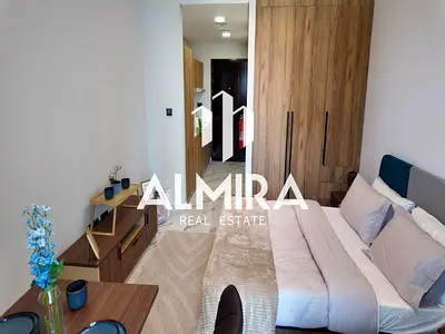 Fully Furnished | Studio w/ Balcony | Canal View