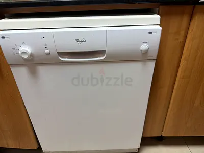 Whirlpool Freestanding Dishwasher in White working good