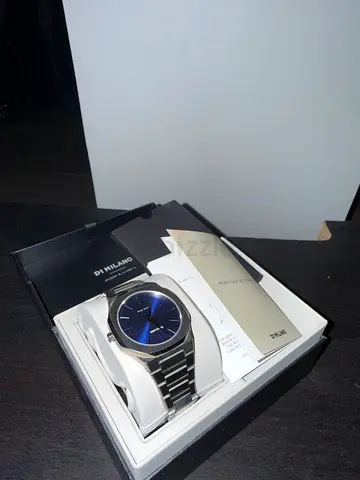 Mens stainless steel wristwatch with blue dial - like new in box
