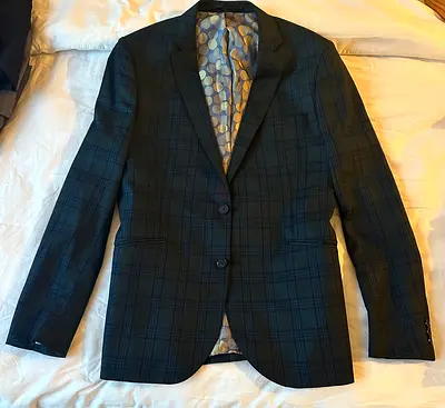 Mens tailored dark green plaid blazer - size M, first come first served
