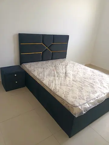 Hi available king size bed with matters brand new
