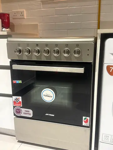 AED 900 only! AFTRON COOKING RANGE  BOMPANI HOOD