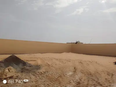 حوطة للإيجار في الصجعة الصناعية | 10,000 قدم مربع | كهرباء 25 ك.ف | 110,000 درهم سنوياً