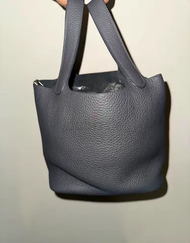 Hermès a picotin lock 18 taurillon clemence ardoise 
Item is in NEW condition, unused.