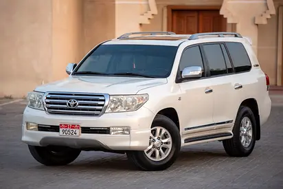 TOYOTA LAND CRUISER GXR V8 2011