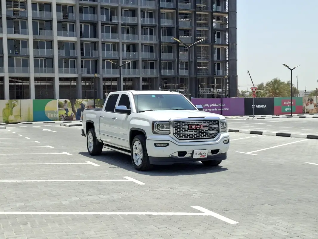 GMC Sierra 2018 — photo 1 of 16