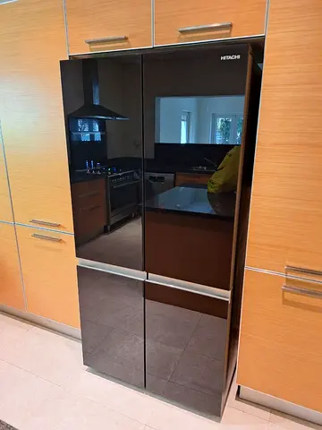 Hitachi 4 refrigerator and bottom freezer