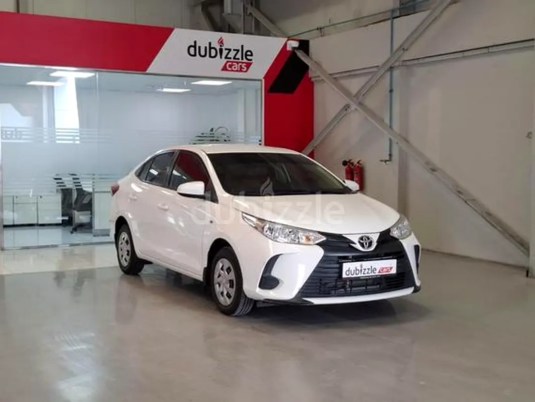 Toyota Yaris 2021 — photo 1 of 15