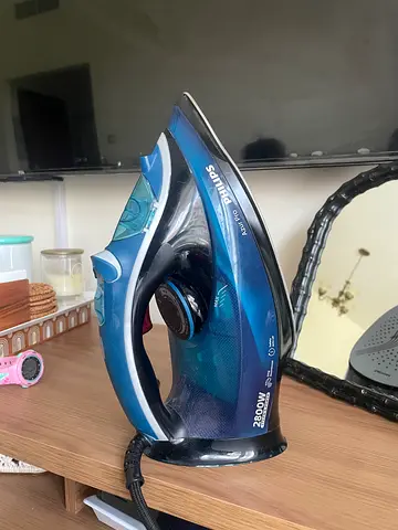 Philips Steam Iron 2800W - Good Condition