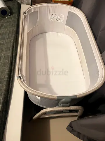 Bassinet (Almost New)