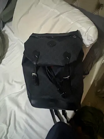 New Gucci genuine ruck sack 9900 aed new