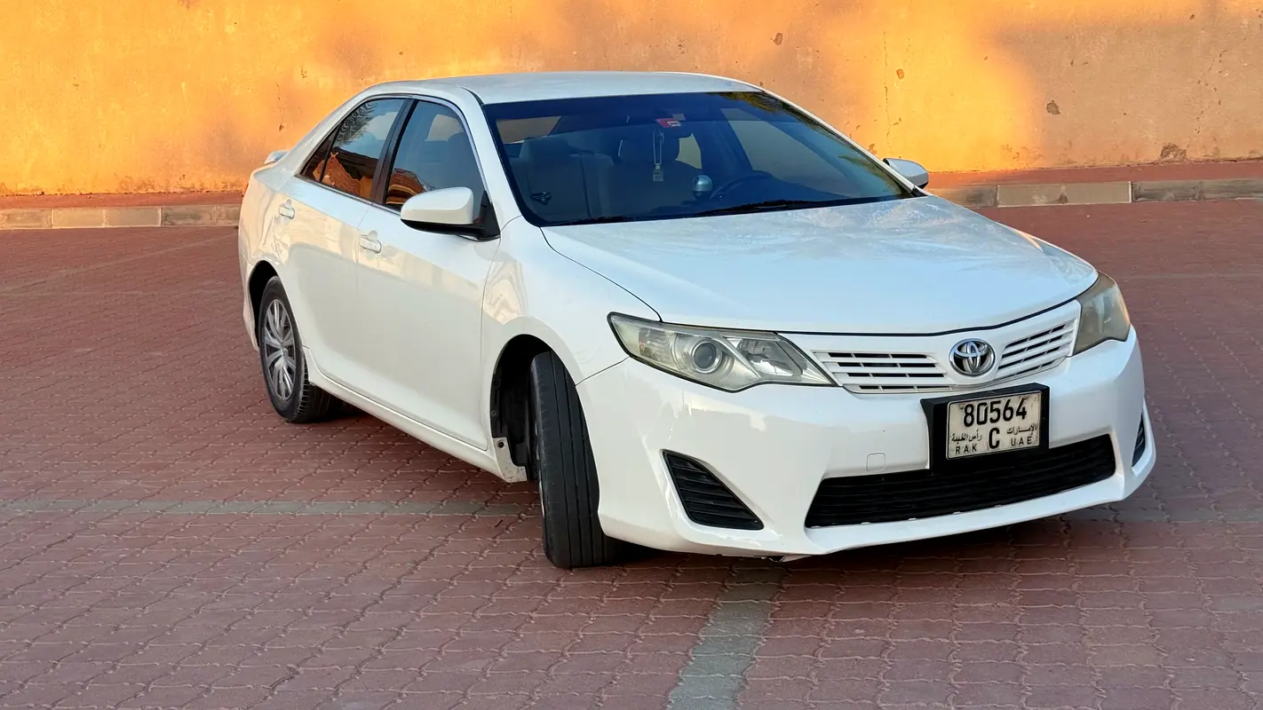 Toyota Camry 2013 — photo 1 of 7