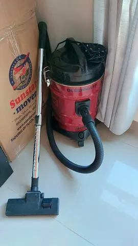 Olsenmark 2400W Wet  Dry Vacuum Cleaner - Good Working Condition