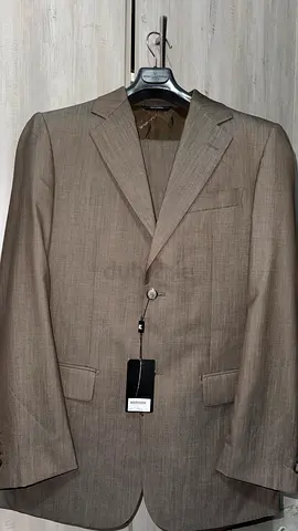 Mens golden brown TED LAPIDUS Two-Piece Suit set. Never used with tags. Size 46L(US/UK)