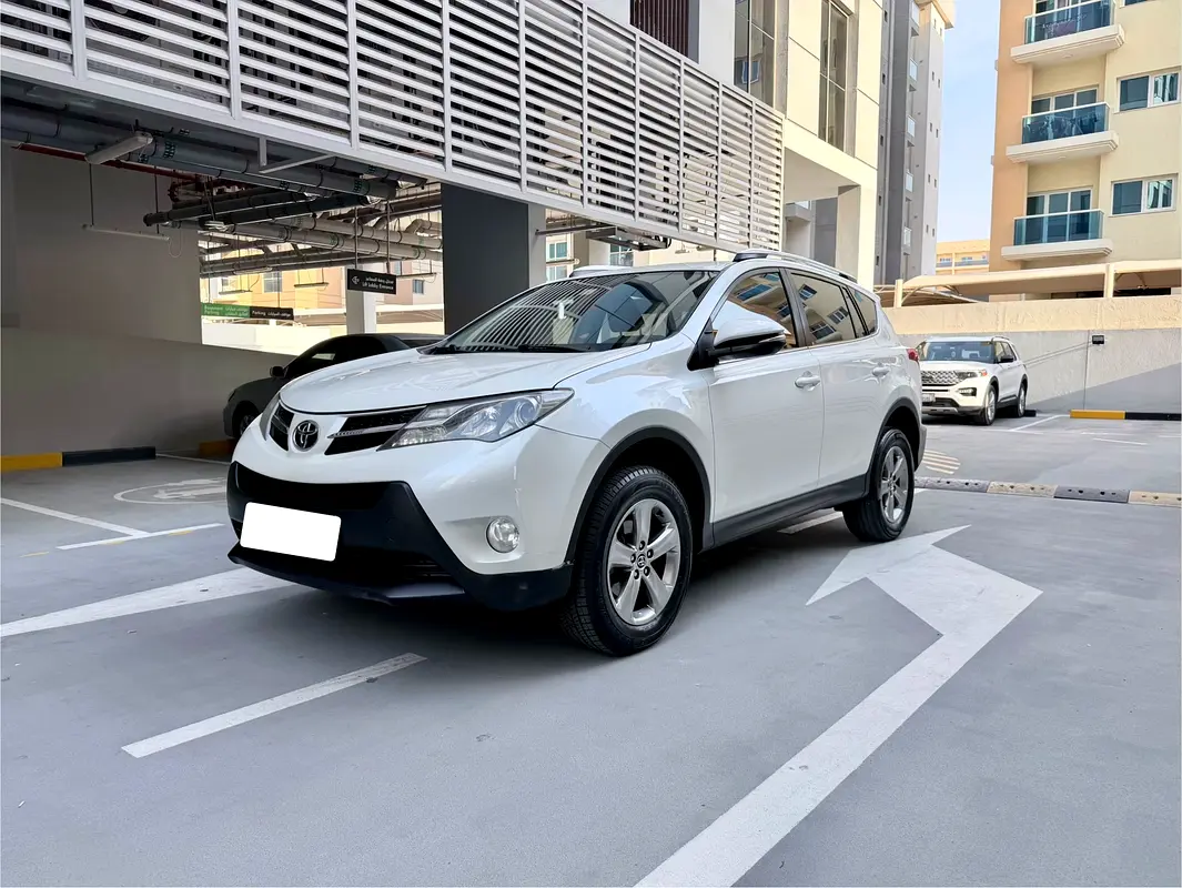 Toyota Rav 4 2015 — photo 1 of 19