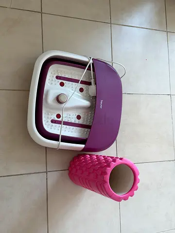 Foldable foot spa and body roller