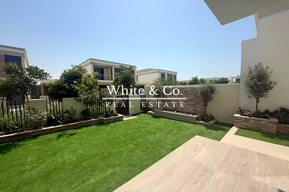 Landscaped | Extended | Closed Kitchen
