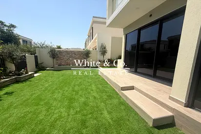 Landscaped | Extended | Closed Kitchen