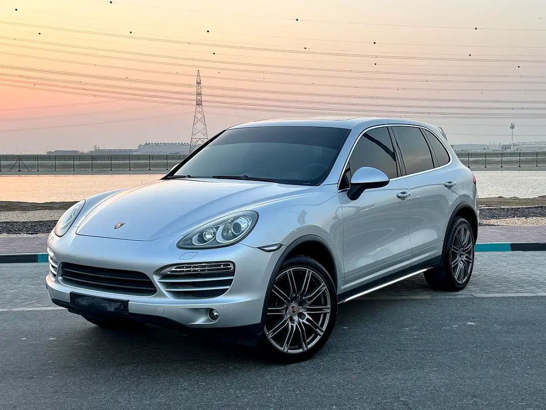 Porsche Cayenne 2014 — photo 1 of 9