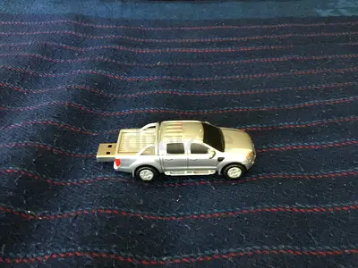1:64 Ford Ranger USB Flash Drive