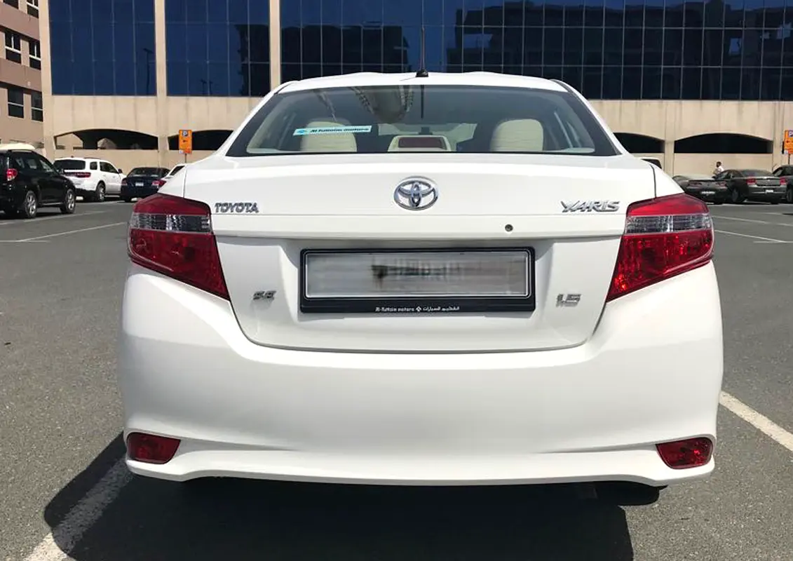 Toyota Yaris 2017 — photo 1 of 4
