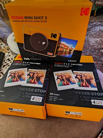 KODAK Mini Shot 3 ERA 4PASS 2-in-1 Instant Camera and Photo Printer (7.5 x 7.5 cm) (Camera +  Pack