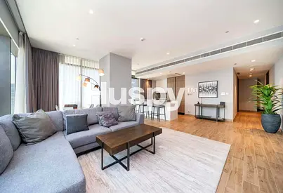Mid Floor | Corner Unit | Vacant