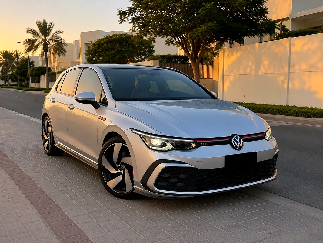 Volkswagen Golf 2021 — photo 1 of 11
