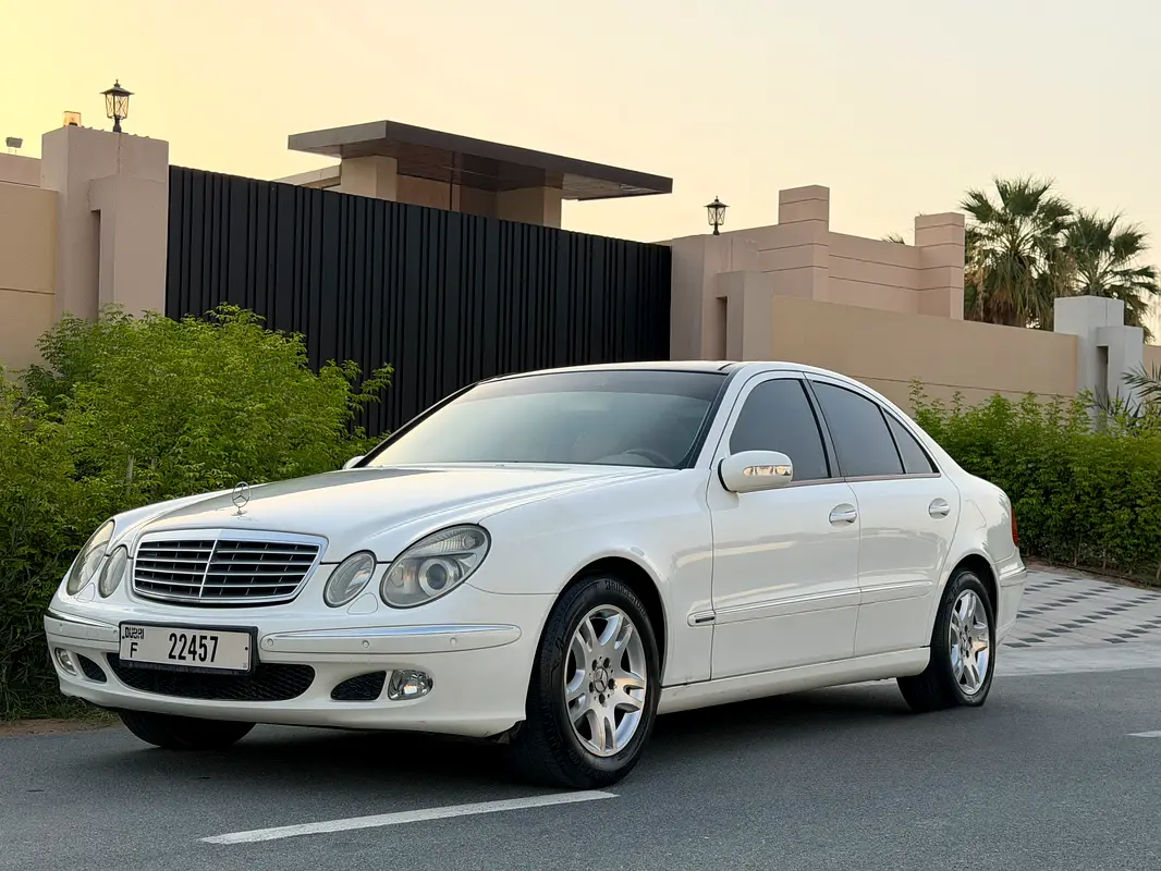 Mercedes-Benz E-Class 2005 — photo 1 of 16