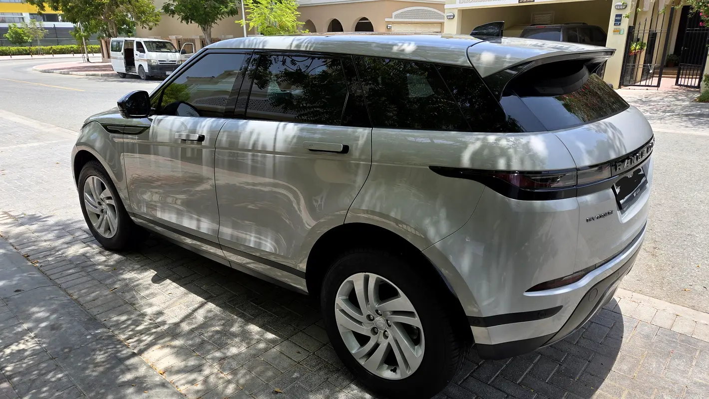 Land Rover Range Rover Evoque 2024 — photo 1 of 11