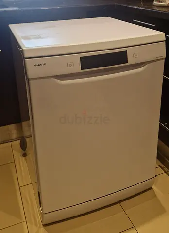 Sharp freestanding dishwasher - good working condition