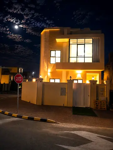 🏠 فيلا للبيع في منطقة الزاهيه عجمان : 6 غرف نوم ماستر ومجلس وصاله  بتصميم عصري بتشطيب فاخر _ تملك حر لجميع الجنسيات _ شامل رسوم التسجيل