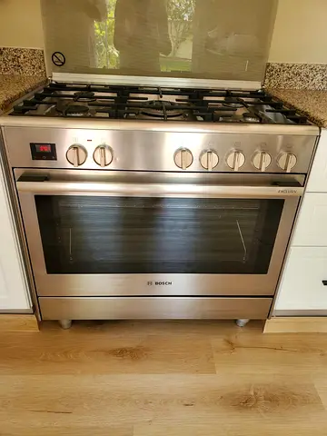 Bosch series 8 top gas oven electric — Good Working Condition