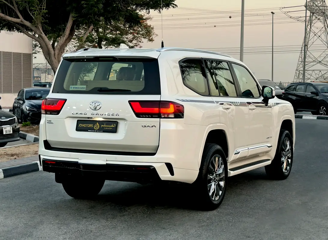 تويوتا لاند كروزر 2025
