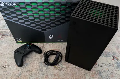 Xbox Series X 1TB console with controller and original box - Good condition