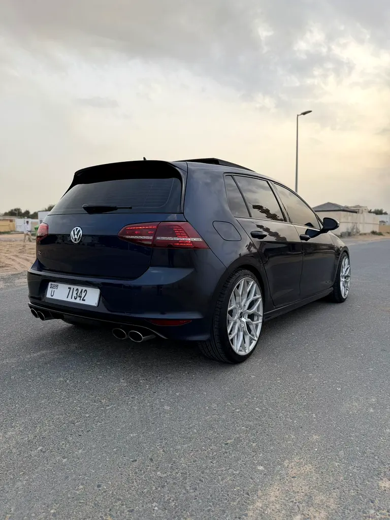 Volkswagen Golf 2016 — photo 1 of 13