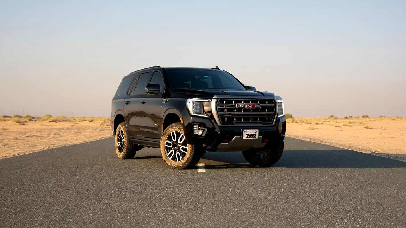 GMC Yukon 2024 — photo 1 of 12