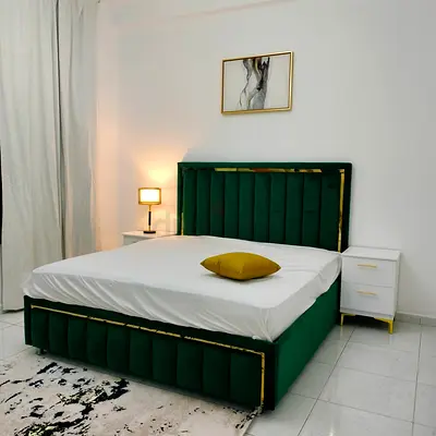 Beautiful room for rent in 3BR apartment. Complete family building and family apartment