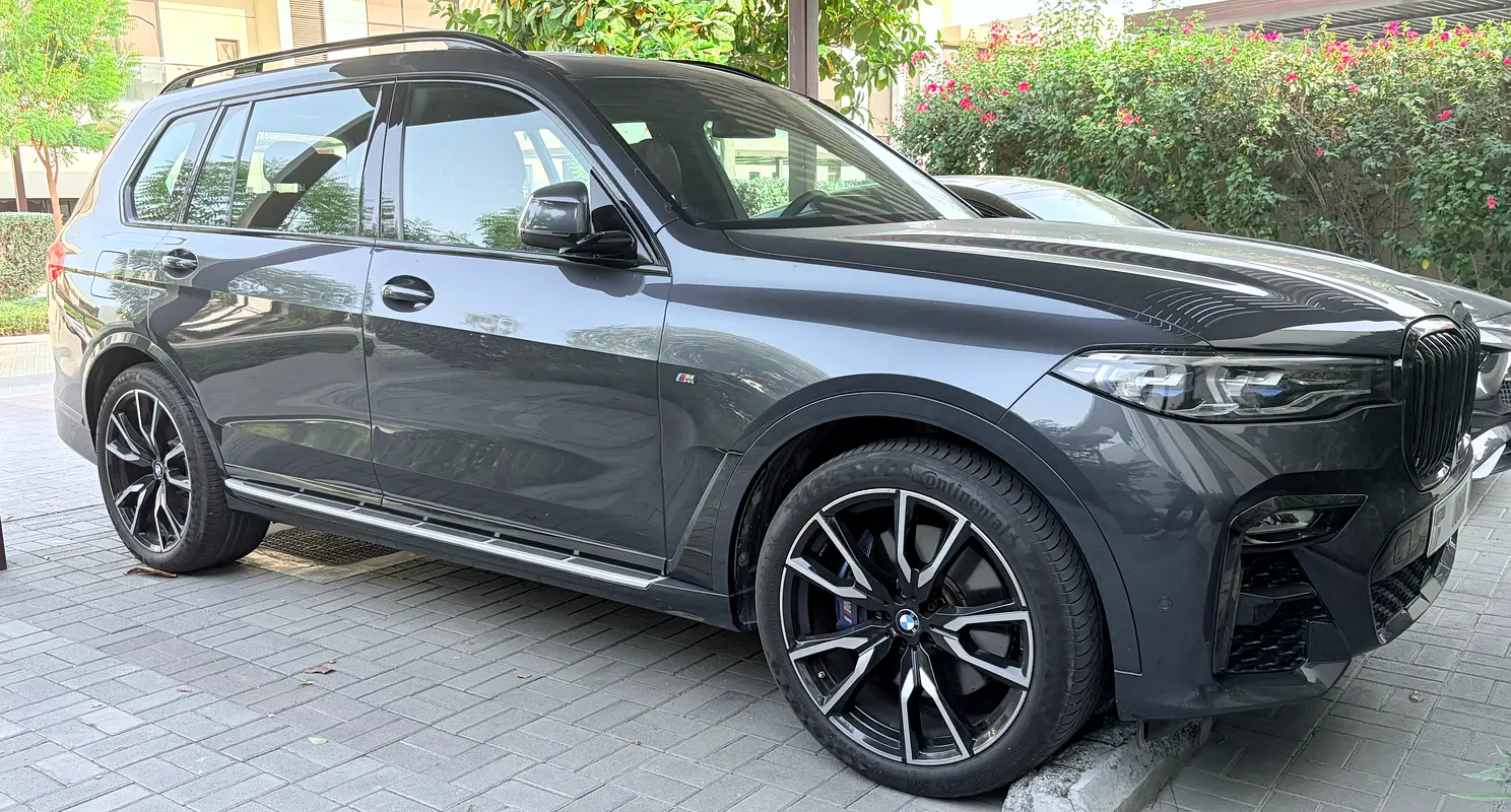 BMW X7 2021 — photo 1 of 12