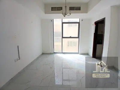 LOOK LIKE A BRAND NEW APPARTMENT // WITH 2 WASHROOMS // WITH BALCONY // THE PRIME LOCATION // FAMILY BUILDING // NEAT AND CLEAN // JUST IN 33K//