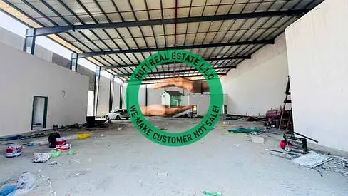**🏭 جاهز للسكن  / طاقة 200 كيلو وات مستودع بمساحة 5000 قدم مربع للإيجار في منطقة الإمارات الصناعية الحديثة، أم القيوين 🏭**
