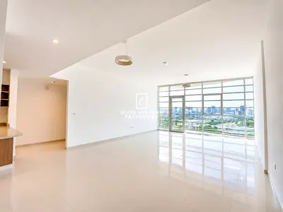 CHILLER FREE | BIG BALCONY | OPEN KITCHEN
