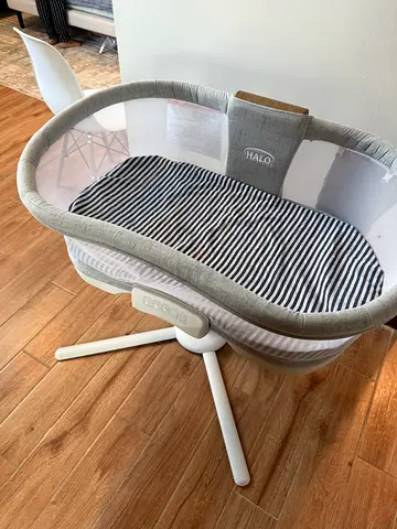 Halo Bassinest Bedside Sleeper - Gray, Good Condition