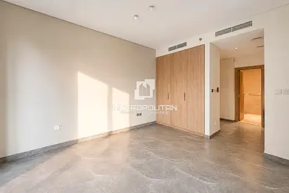 Vacant| Motivated Seller| High Floor| Skyline View